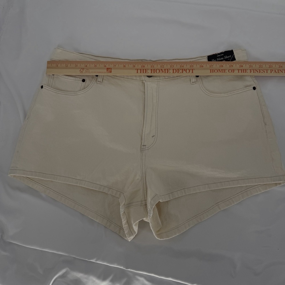Abercrombie & Fitch Sz 35/20 The Mom Short Ivory High Rise Curve Love 2.5 Inseam - Picture 5 of 7